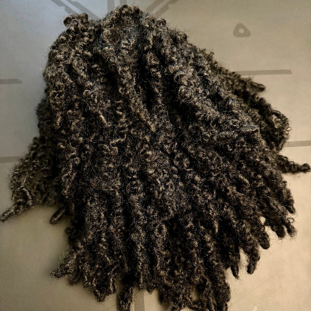 BEAUTIFUL BOBBI BOSS LOC [DREADLOCK] WIG - BLACK WITH LACE